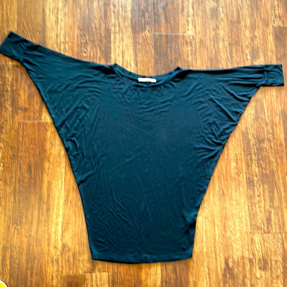 41 Hawthorn by Stitch Fix. Black Batwing versatile top. EUC. Size M.